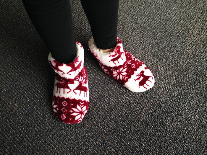 Three pairs of dealonlinenz kids plush warm footlets or floor socks in size 20-23, featuring soft, cozy material for children.