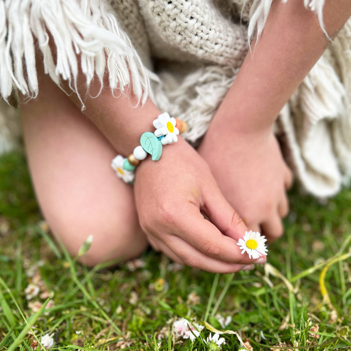 Daisy Bracelet Gift Kit | Little Whispers