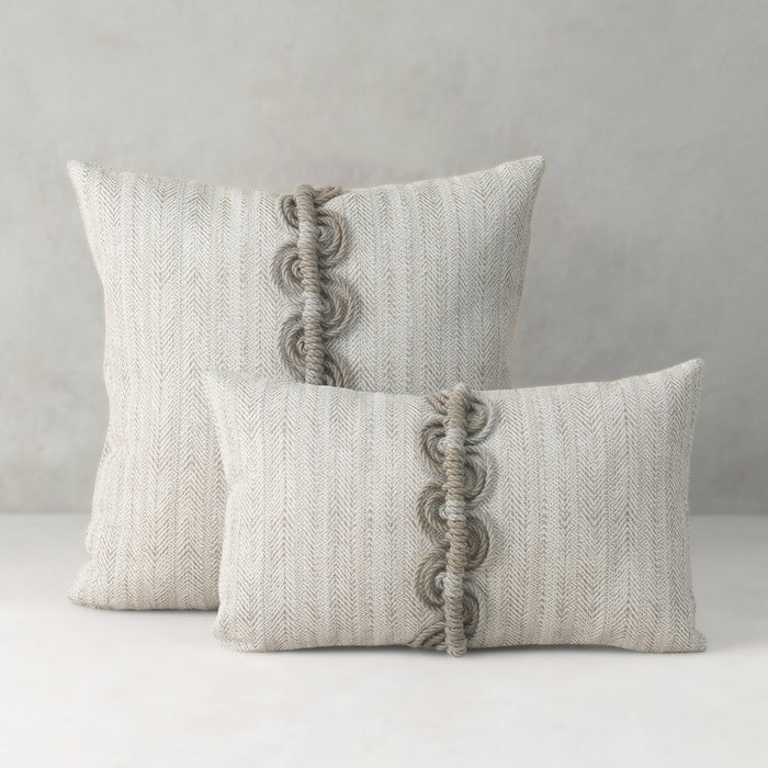 Dressage Pebble | 20"x20"