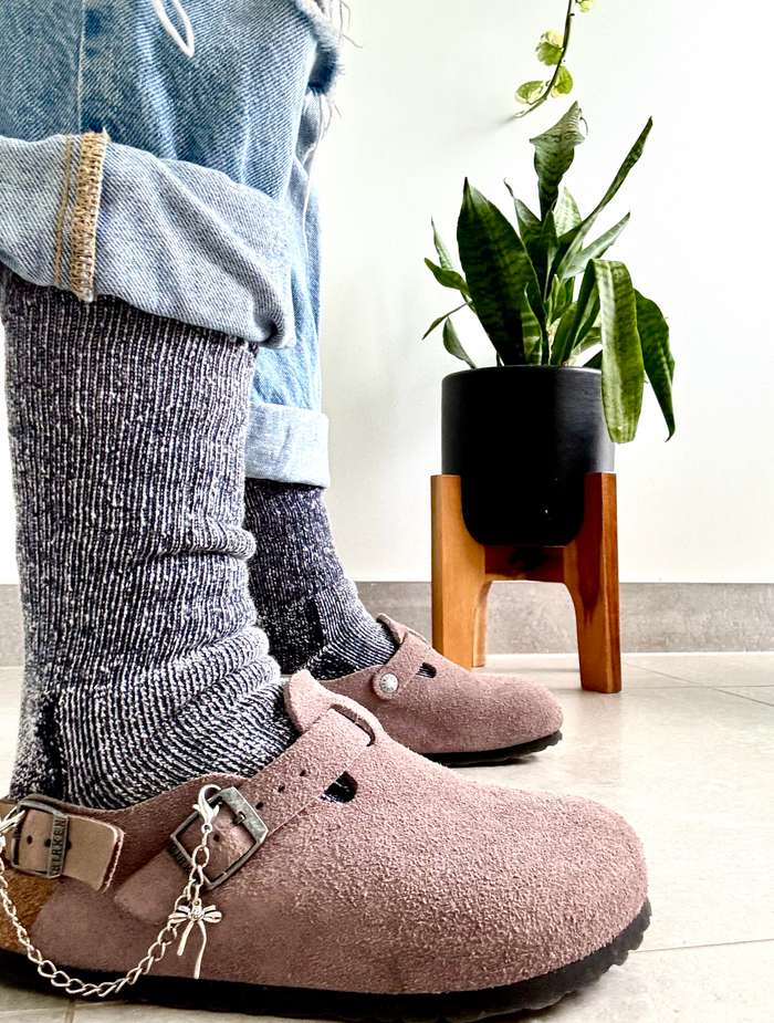 Merino 365 NZ everyday trekking socks in trail green, medium size, comfortable for outdoor hiking and outdoor activities.
