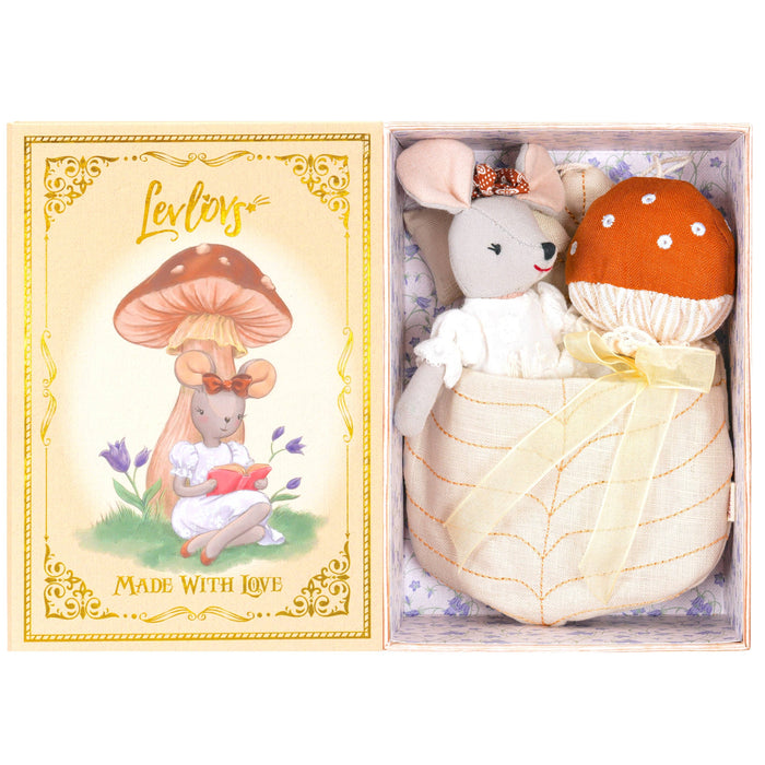 Mouse and the Mushroom Wonder Forest Set Brown