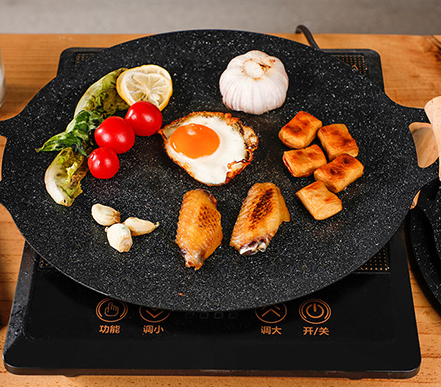 ECOTREK 30cm portable non-stick barbecue plate, ideal for outdoor cooking and grilling, with a durable, easy-to-clean surface.