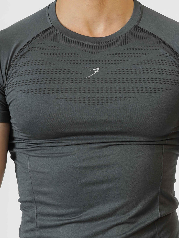 Fuaark Nz Power Seamless T-shirt in grey, close-up of soft, fitted fabric with subtle stitching details.