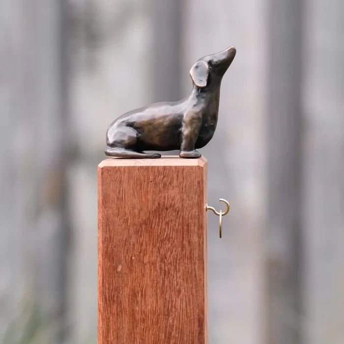 RBM NEPTUNE DOG MEMORIAL ON POST - FIGURINE ONLY