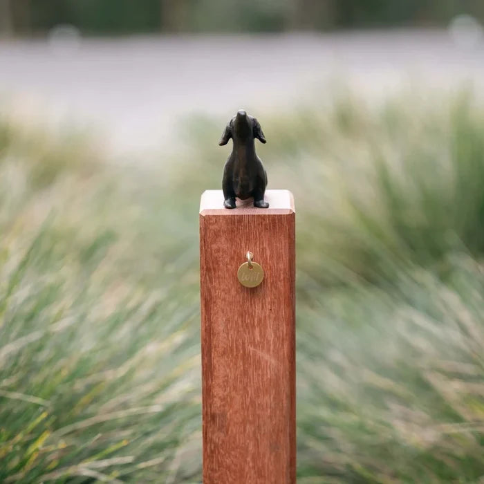 RBM NEPTUNE DOG MEMORIAL ON POST - FIGURINE ONLY