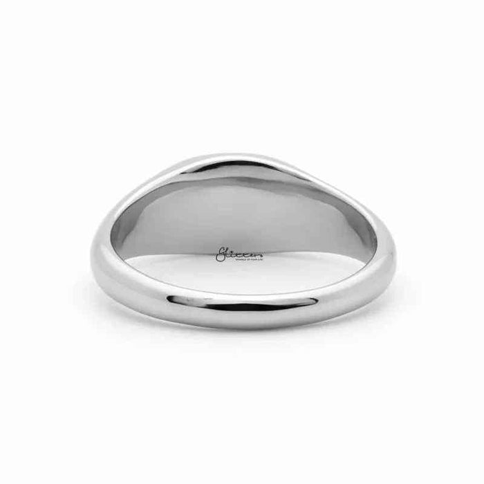 Silver stainless steel oval signet ring from Glitters, showcasing a smooth, polished surface and classic oval shape.