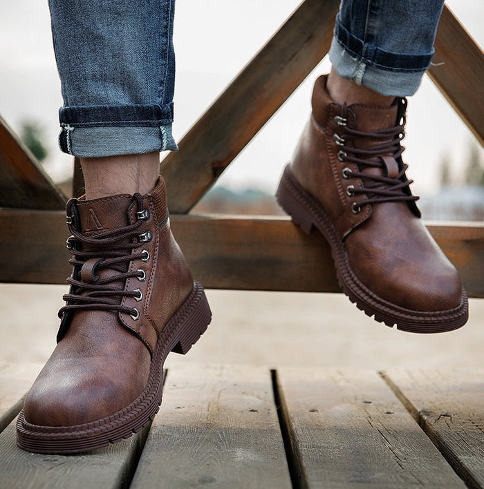 Steel toe cap work shoes by dealonline.co.nz with safety features, industrial design, and puncture-proof construction for construction work.
