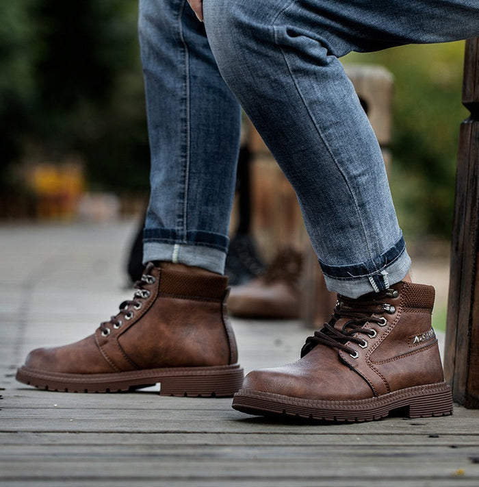 Steel toe cap work shoes by dealonline.co.nz, safety industrial footwear with puncture-proof construction for construction work.