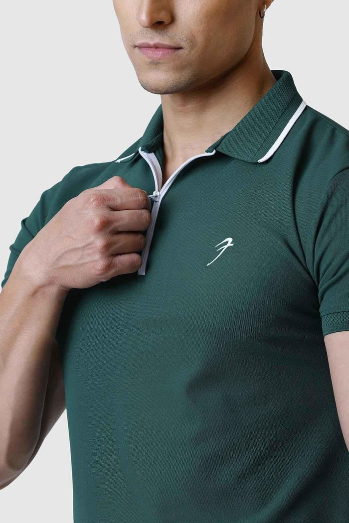 Green Fuaark Nz Stride Polo T-shirt, casual men's T-shirt with a classic collar and short sleeves, front logo detail.